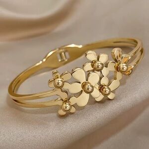 Classic Gold Floral Bangle Bracelet